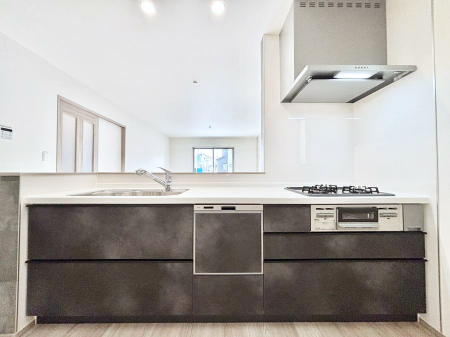 �L�b�`���@���r���O�����n����l�C�̃J�E���^�[�L�b�`���B �Ƒ��������Ȃ���Ǝ������邱�Ƃ��ł��܂��B