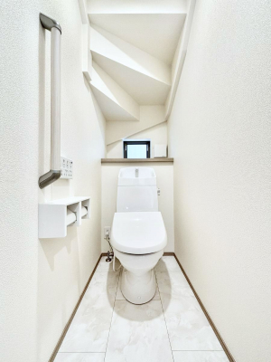 �g�C���@�E�H�V�����b�g�t���g�C����1�K��2�K���ꂼ��ɔz�u����Ă��ĂƂĂ��֗��ł��B 