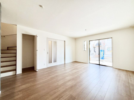 ���̑����ρ@�����u�������܁v�u��������v�Ƒ��Ƃ̃R�~���j�P�[�V�������[�܂郊�r���O�C���K�i������܂��B 