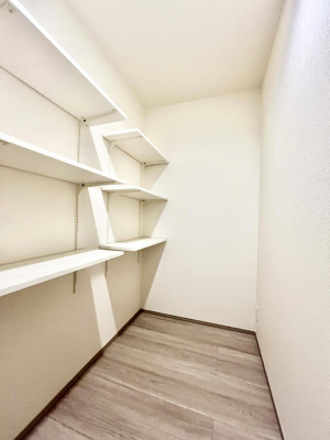 ���̑����ρ@�L�b�`���ɂ̓p���g���[�I�H�ނ̃X�g�b�N�͂������A���p�i�̎��[�Ȃǎg�����͂��낢��I