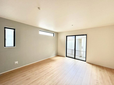 ���r���O�@�傫�ȑ����炽���Ղ�̗z���ƕ����������郊�r���O