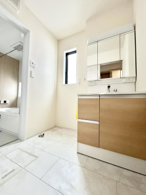 ���̑��@�������̂�����K��Ԃł��B�����̐g�x�x���C�����ǂ����g�������܂��B 