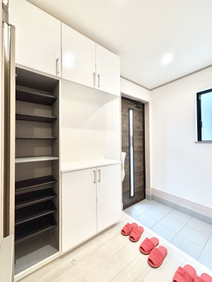 ̑ρ@Ղ[łV[Y{bNXŉƑŠCAւB  