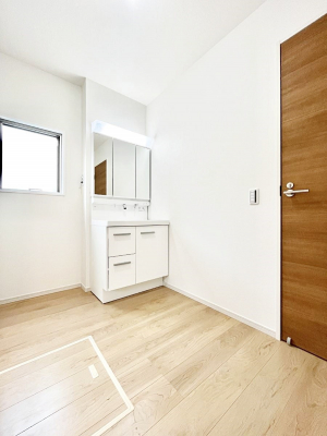 ���̑��@�������̂�����K��Ԃł��B�����̐g�x�x���C�����ǂ����g�������܂��B 