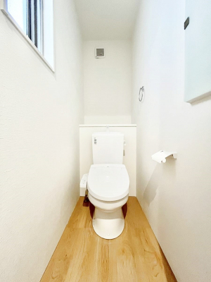 �g�C���@�g�C����1�K��2�K���ꂼ��ɔz�u����Ă��ĂƂĂ��֗��ł��B 