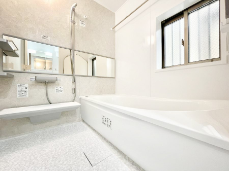 �����@����̔�������Ă���閾�邢�������̂���o�X���[��