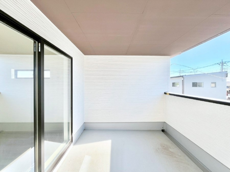 �o���R�j�[�@�C���i�[�o���R�j�[�Ȃ̂ŉJ�ł����󕨂����������o���āA���ʂ�������̂Ŋ������ǂ��A�������X�y�[�X�Ƃ��ďd�󂵂܂��B 