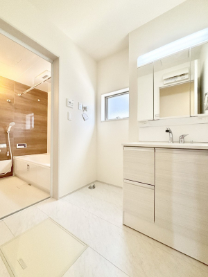 ���̑��@�L�X�Ƃ�Ƃ�̂��郉���h���[�X�y�[�X�B  