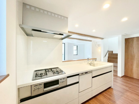 �L�b�`���@���������Ȃ���ł����Ƒ��Ƃ̉�b���y���߂�ΖʃL�b�`���@