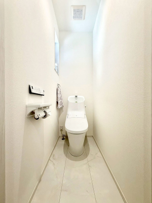 �g�C���@�g�C����1�K��2�K���ꂼ��ɔz�u����Ă��ĂƂĂ��֗��ł��B 