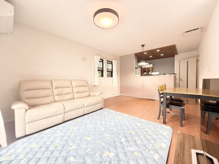 ���r���O�@�������������͋C�̂k�c�j�͉Ƒ��݂�Ȃ̉��K���  