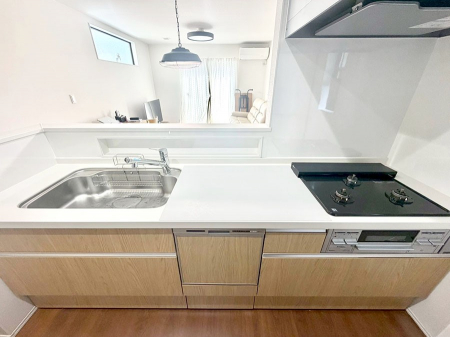 �L�b�`���@���������Ȃ���ł����Ƒ��Ƃ̉�b���y���߂�ΖʃL�b�`��