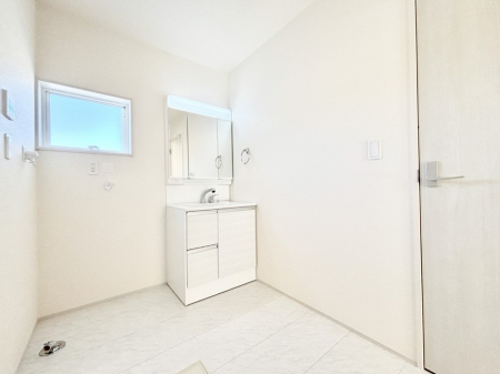 ���̑��@�L�X�Ƃ�Ƃ�̂��郉���h���[�X�y�[�X�B  