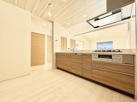 �L�b�`���@�J�E���^�[�z���Ɋy����������ׂ�B�����̂������������Ɣ��������Ȃ肻���ł��ˁB