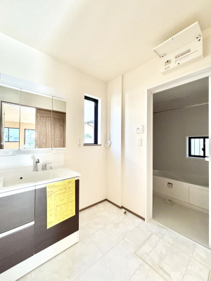 ���̑��@�������̂�����K��Ԃł��B�����̐g�x�x���C�����ǂ����g�������܂��B 