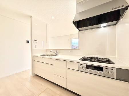 �L�b�`���@���������Ȃ���ł����Ƒ��Ƃ̉�b���y���߂�ΖʃL�b�`��