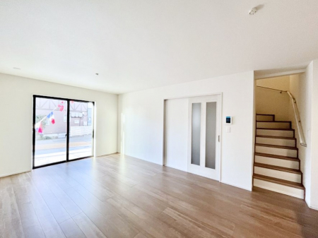 ���̑����ρ@�����u�������܁v�u��������v�Ƒ��Ƃ̃R�~���j�P�[�V�������[�܂郊�r���O�C���K�i������܂��B 