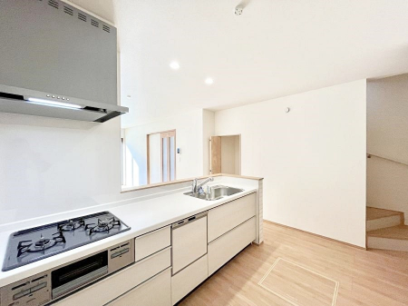 �L�b�`���@�J�E���^�[�z���ɂ��b�������Ȃ��疈���̂������������Ɗy����