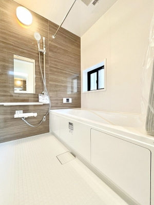 �����@����̔�������Ă���閾�邢�������̂���o�X���[��