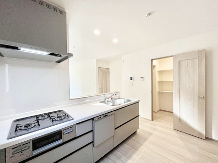 �L�b�`���@�J�E���^�[�z���Ɋy����������ׂ�B�����̂������������Ɣ��������Ȃ肻���ł��ˁB