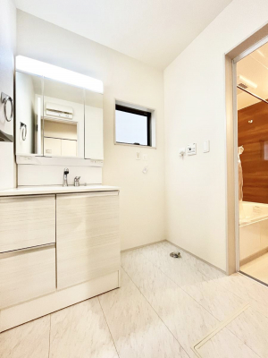 ���ʑ�E���ʏ��@�������̂�����K��Ԃł��B�����̐g�x�x���C�����ǂ����g�������܂��B 