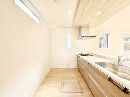 �L�b�`���@�u�₩�ȕ����ʂ蔲����L�b�`���B��������̂Ŗ��邭���C�ɂ��𗧂��܂��B