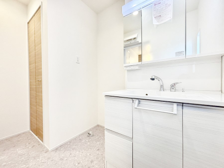 ���̑��@�L�X�Ƃ�Ƃ�̂��郉���h���[�X�y�[�X�B  