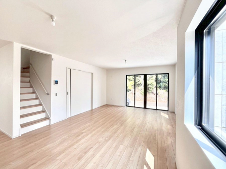 ���̑����ρ@���r���O�K�i���Ƒ��̏Ί�Ɖ�b���Ȃ��ł���܂�  