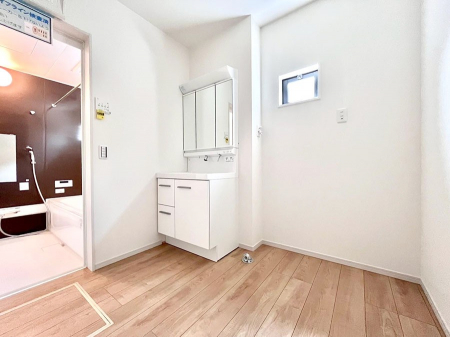 ���̑��@�������̂�����K��Ԃł��B�����̐g�x�x���C�����ǂ����g�������܂��B 