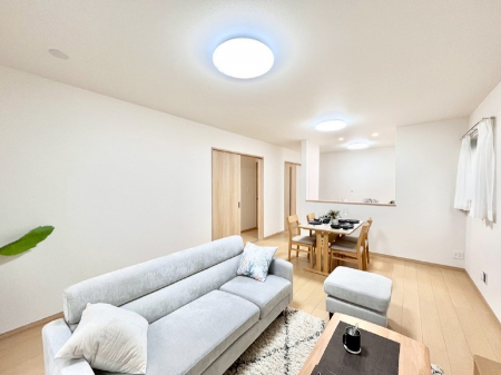 ���r���O�@16���̂k�c�j�͉Ƒ��݂�Ȃ̉��K��ԁI�Ƒ��̂Ȃ������������厖�ȃX�y�[�X�ł��B 