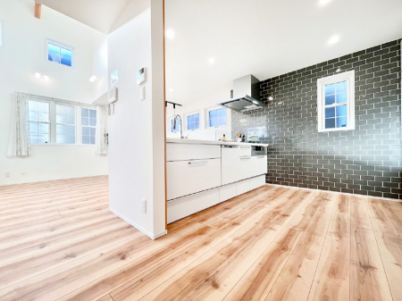 �L�b�`���@�u�₩�ȕ����ʂ蔲����L�b�`���B��������̂Ŗ��邭���C�ɂ��𗧂��܂��B