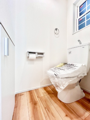 �g�C���@�g�C����1�K��2�K���ꂼ��ɔz�u����Ă��ĂƂĂ��֗��ł��B 