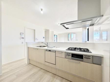 �L�b�`���@���������Ȃ���ł����Ƒ��Ƃ̉�b���y���߂�ΖʃL�b�`�� 