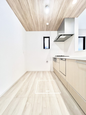 �L�b�`���@���������Ȃ���ł����Ƒ��Ƃ̉�b���y���߂�ΖʃL�b�`��