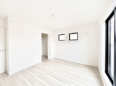 �Q���@�g���₷���`�Ńx�b�g��Ƌ�̒u�����ɂ����邱�Ƃ�����܂���B   