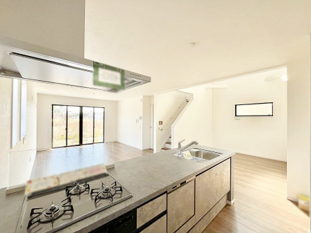 �L�b�`���@�J�E���^�[�z���Ɋy����������ׂ�B�����̂������������Ɣ��������Ȃ肻���ł��ˁB