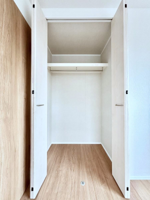 ���[�@�m���̃N���[�[�b�g�B���s��������̂Ō���̈ߗނ�����������܂�܂��B