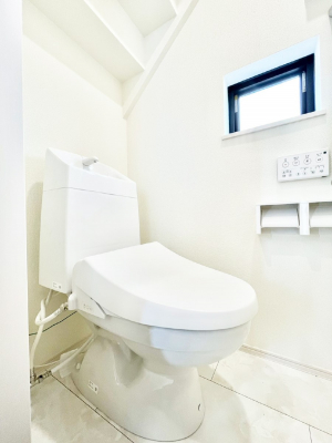 �g�C���@�g�C����1�K��2�K���ꂼ��ɔz�u����Ă��ĂƂĂ��֗��ł��B