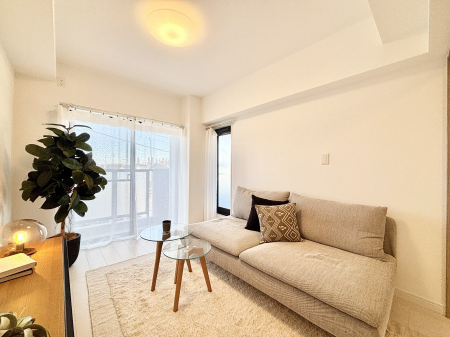 ���̑����ρ@���r���O�ɗאڂ����m���B�����˂��J������ƃ��r���O�ƌq����e���̋�Ԃɕϐg�I�@