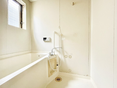 �����@����̔�������Ă���閾�邢�������̂���o�X���[��