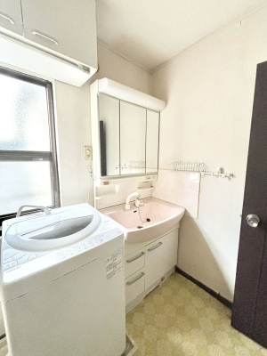 ʑEʏ@邢ʏ͖̐gxxyłႢłB