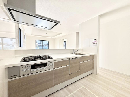 �L�b�`���@���������Ȃ���ł����Ƒ��Ƃ̉�b���y���߂�ΖʃL�b�`��