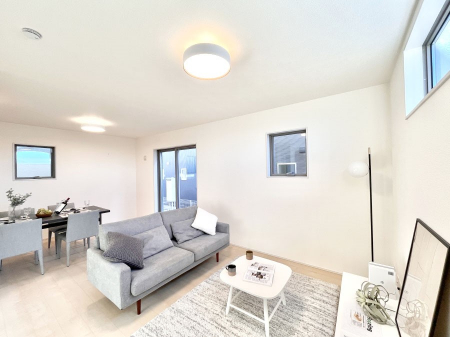 ���r���O�@�������������͋C�̂k�c�j�͉Ƒ��݂�Ȃ̉��K���  