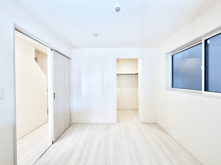 �Q���@�E�H�[�N�C���N���[�[�b�g�����邨�����B�G�߂��Ƃ̓���ւ����s�v�ŕ֗��ł��I