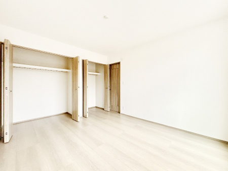 �Q���@�N���[�[�b�g�t���̂������ŏ[�������v���C�x�[�g���Ԃ��߂����܂��B