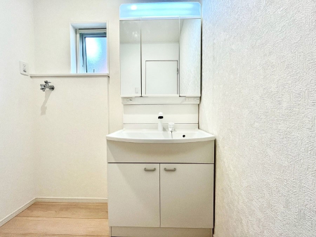 ʑEʏ@邢ʏ͖̐gxxyłႢłB