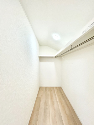 ̑@EH[NCN[[bgtŐԂLpł܂B