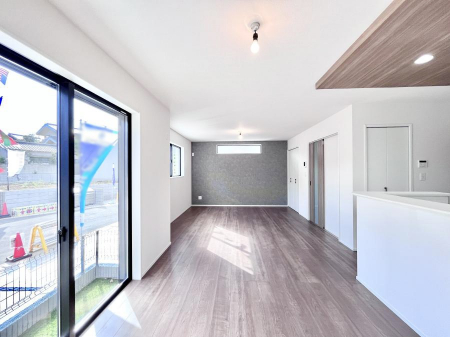 ���̑����ρ@�A�N�Z���g�N���X���������ȃ_�C�j���O�B�Ƒ��ł̂�т肭�낰��L�X�X�y�[�X�B