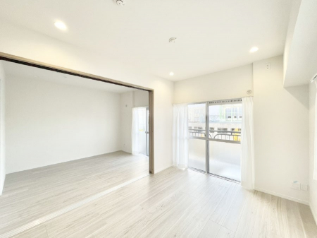 ���r���O�@�Ƒ��ꏏ�ɂ��H�����y���݂����Ȃ�L�X���r���O�_�C�j���O