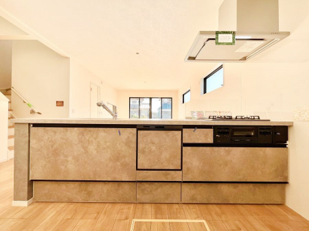 �L�b�`���@�������������I�ɁA�y�����I�V�X�e���L�b�`��  